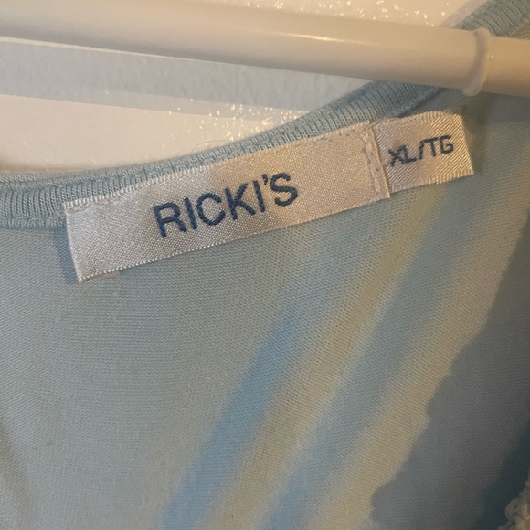 Ricki’s lace blouse - Picture 2 of 2